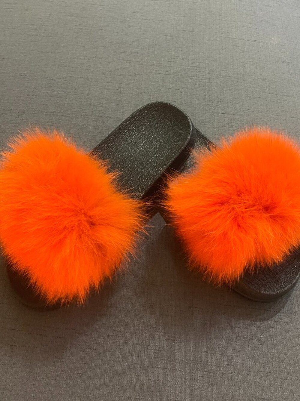 NWOB Vibrant Orange Fluffy Faux Fox Fur Slide Sandals SZ 40 (Fits US 8-8.5)